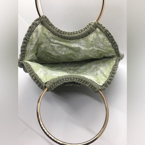 Handmade Handbag with Golden Handles - Picture 2 of 3